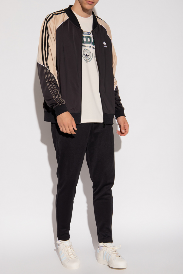 March 2019 adidas KANYE WEST announce the launch of the adidas YEEZY BOOST 700 V2 GEOODE SchaferandweinerShops Colombia shirt with logo ADIDAS Originals Cream T